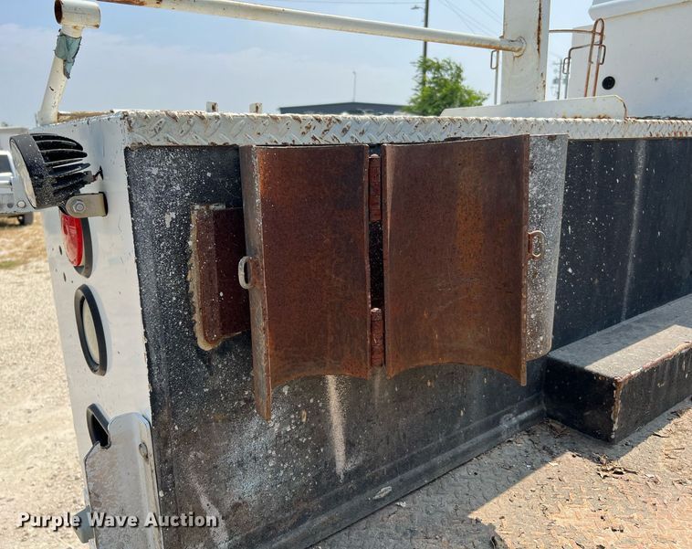 image for item DQ2110 2010 Ford F550  SuperCab utility / service truck