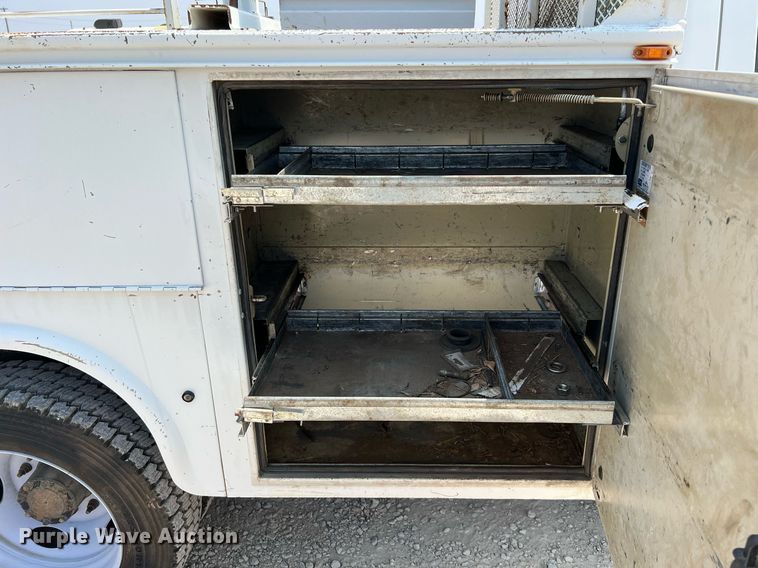 image for item DQ2110 2010 Ford F550  SuperCab utility / service truck