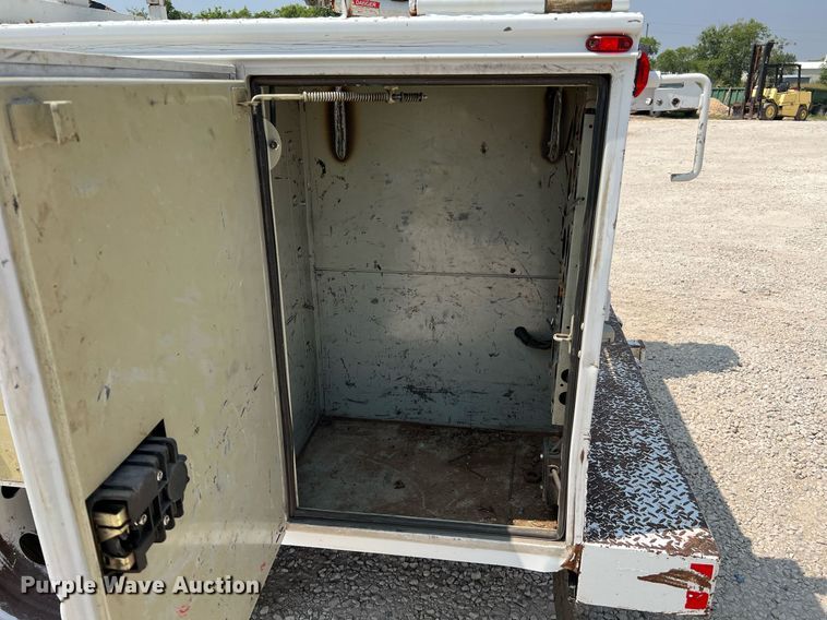 image for item DQ2110 2010 Ford F550  SuperCab utility / service truck