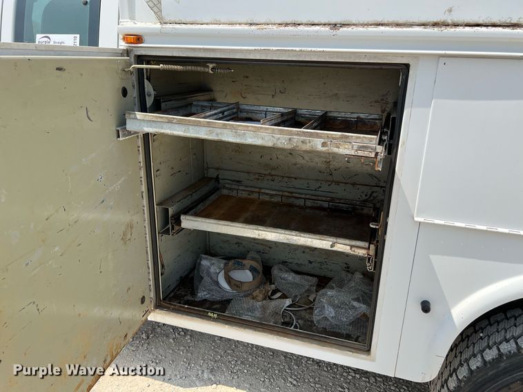 image for item DQ2110 2010 Ford F550  SuperCab utility / service truck