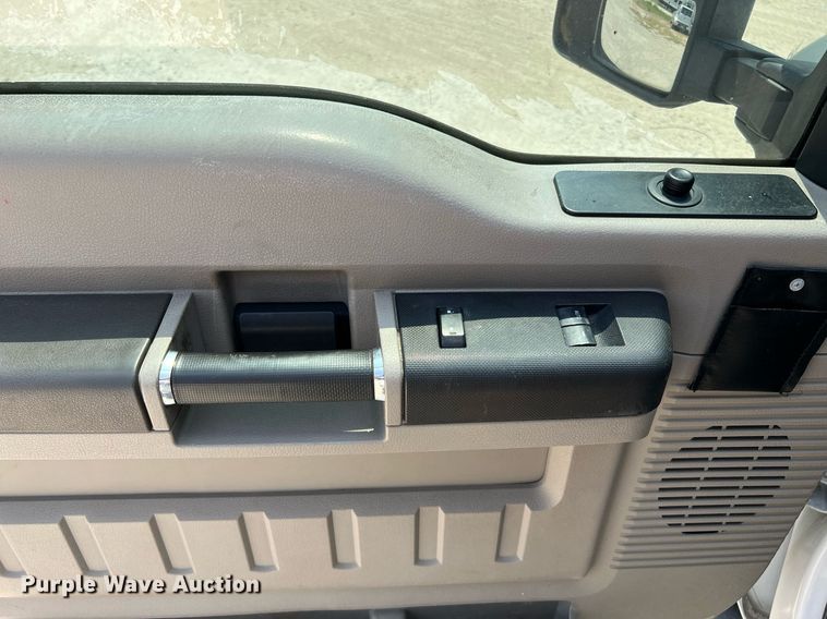 image for item DQ2110 2010 Ford F550  SuperCab utility / service truck