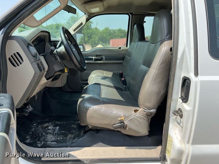 image for item DQ2110 2010 Ford F550  SuperCab utility / service truck