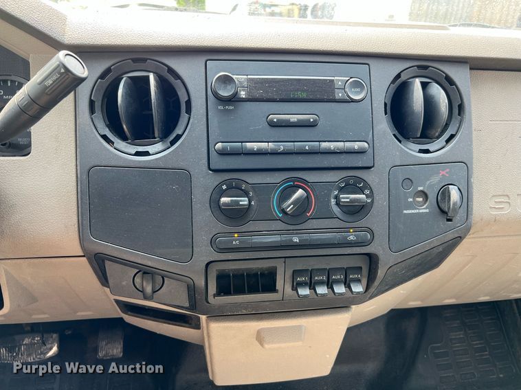 image for item DQ2110 2010 Ford F550  SuperCab utility / service truck