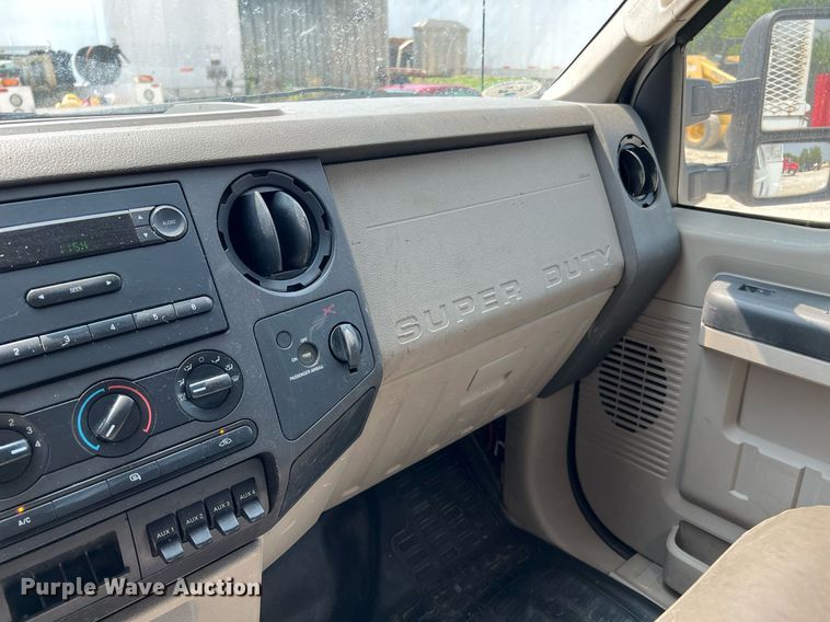 image for item DQ2110 2010 Ford F550  SuperCab utility / service truck