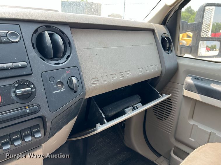 image for item DQ2110 2010 Ford F550  SuperCab utility / service truck