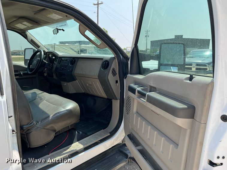 image for item DQ2110 2010 Ford F550  SuperCab utility / service truck