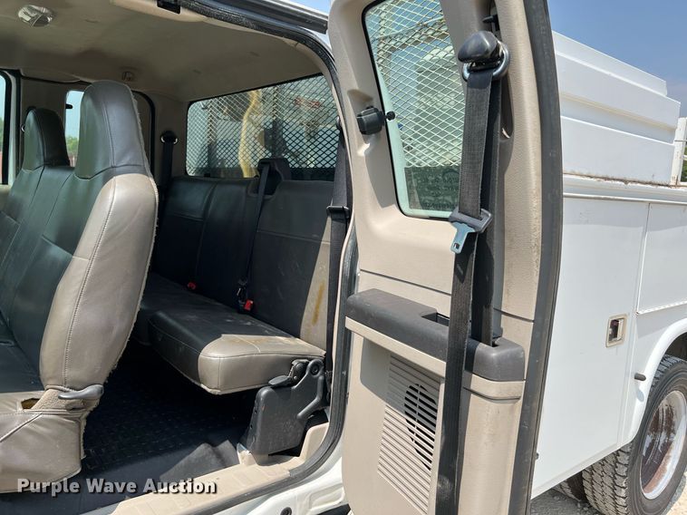 image for item DQ2110 2010 Ford F550  SuperCab utility / service truck