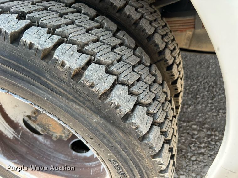 image for item DQ2110 2010 Ford F550  SuperCab utility / service truck