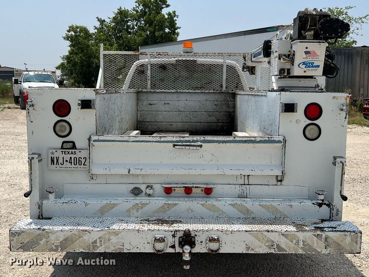 image for item DQ2111 2006 Ford F350 Super Duty  SuperCab utility / service truck