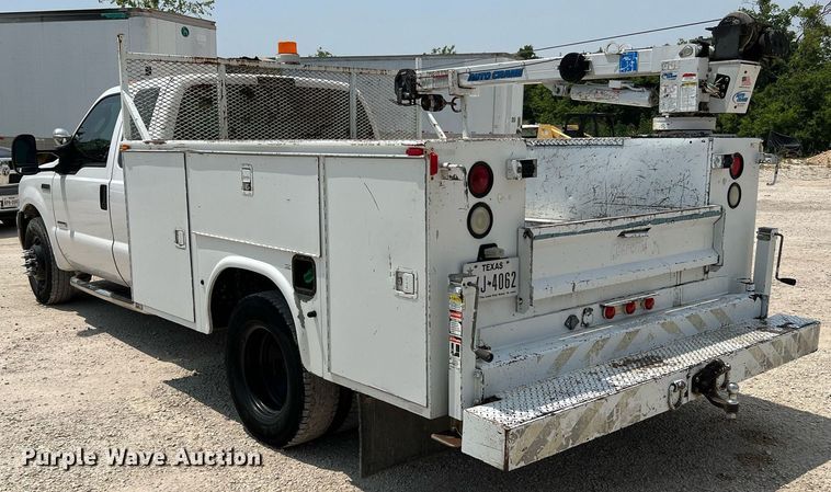 image for item DQ2111 2006 Ford F350 Super Duty  SuperCab utility / service truck