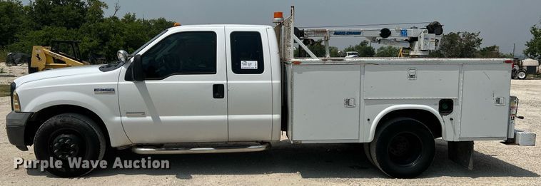 image for item DQ2111 2006 Ford F350 Super Duty  SuperCab utility / service truck