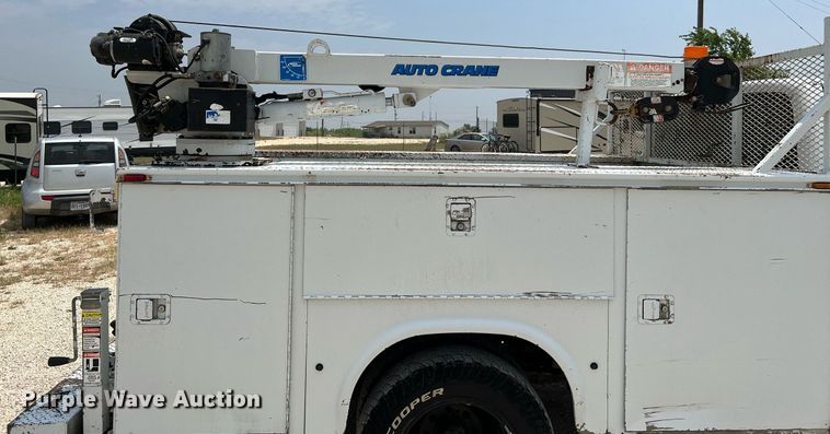 image for item DQ2111 2006 Ford F350 Super Duty  SuperCab utility / service truck