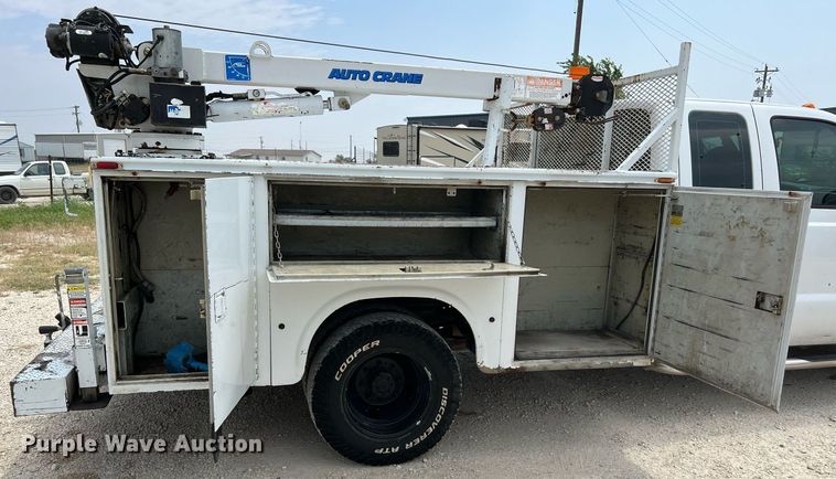 image for item DQ2111 2006 Ford F350 Super Duty  SuperCab utility / service truck