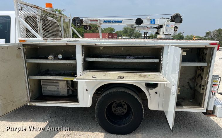 image for item DQ2111 2006 Ford F350 Super Duty  SuperCab utility / service truck