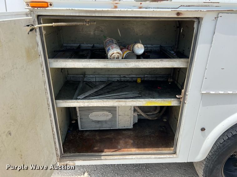 image for item DQ2111 2006 Ford F350 Super Duty  SuperCab utility / service truck