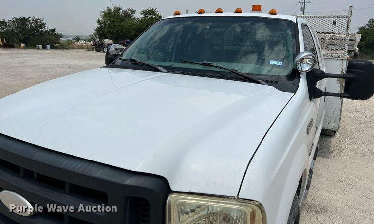 image for item DQ2111 2006 Ford F350 Super Duty  SuperCab utility / service truck
