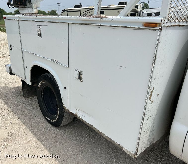 image for item DQ2111 2006 Ford F350 Super Duty  SuperCab utility / service truck