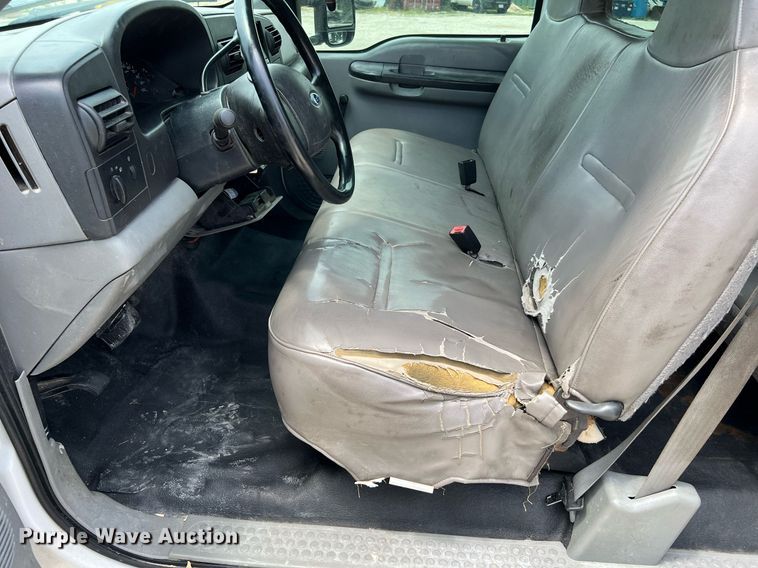 image for item DQ2111 2006 Ford F350 Super Duty  SuperCab utility / service truck