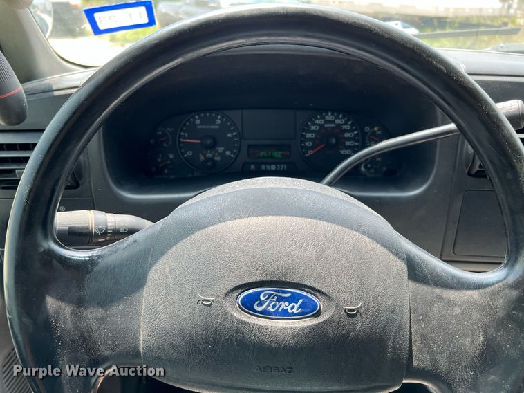 image for item DQ2111 2006 Ford F350 Super Duty  SuperCab utility / service truck