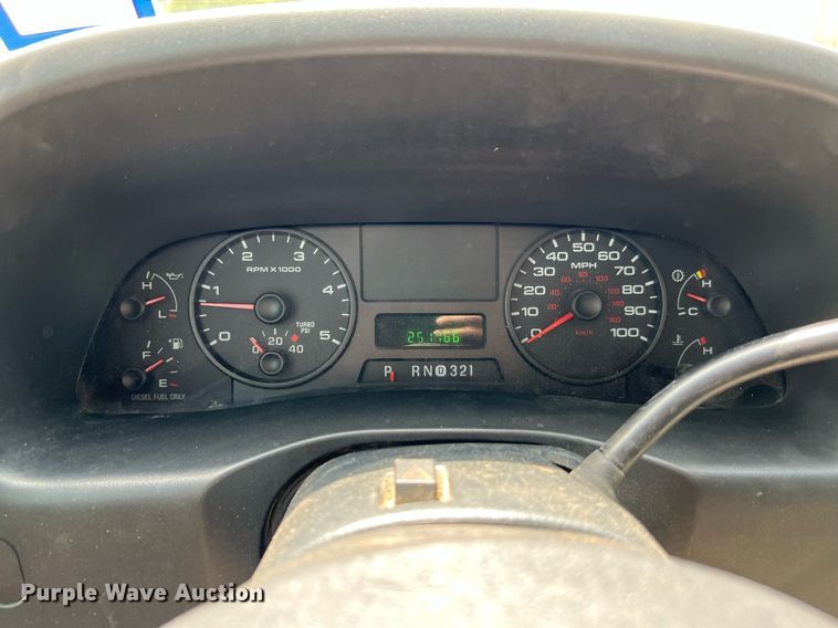 image for item DQ2111 2006 Ford F350 Super Duty  SuperCab utility / service truck