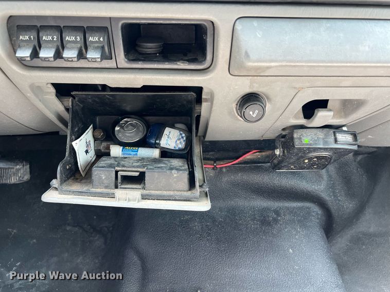 image for item DQ2111 2006 Ford F350 Super Duty  SuperCab utility / service truck