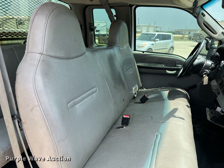 image for item DQ2111 2006 Ford F350 Super Duty  SuperCab utility / service truck