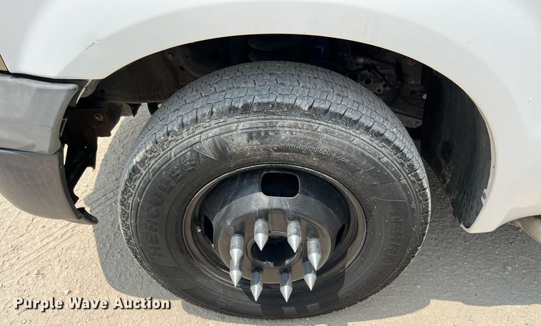 image for item DQ2111 2006 Ford F350 Super Duty  SuperCab utility / service truck