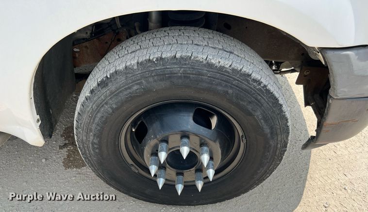 image for item DQ2111 2006 Ford F350 Super Duty  SuperCab utility / service truck