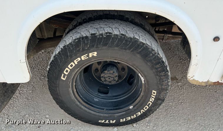 image for item DQ2111 2006 Ford F350 Super Duty  SuperCab utility / service truck