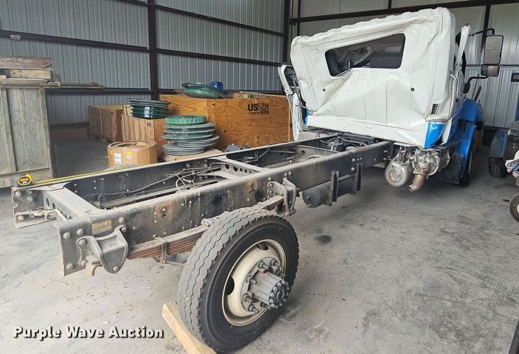 image for item DR3383 2020 Hino 268  truck cab and chassis