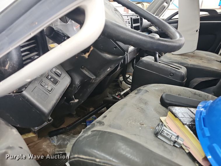 image for item DR3383 2020 Hino 268  truck cab and chassis