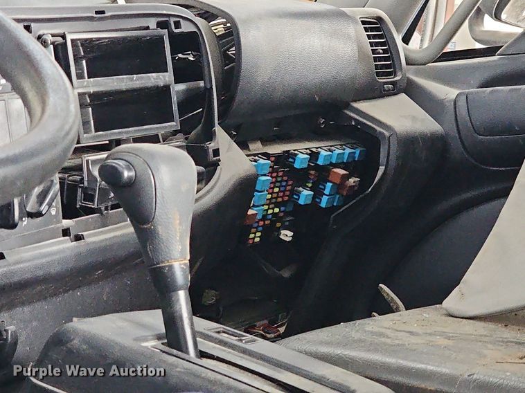 image for item DR3383 2020 Hino 268  truck cab and chassis