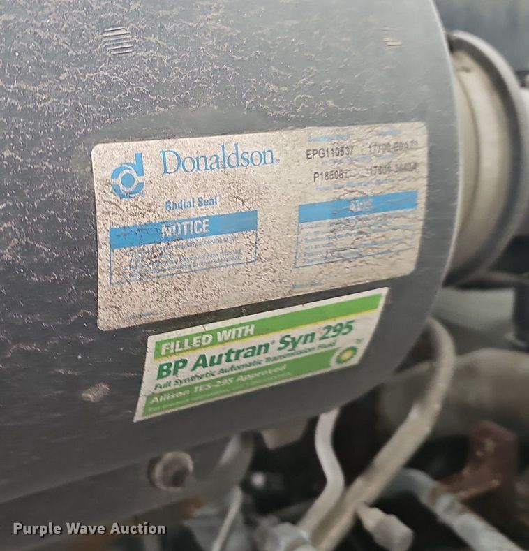 image for item DR3383 2020 Hino 268  truck cab and chassis