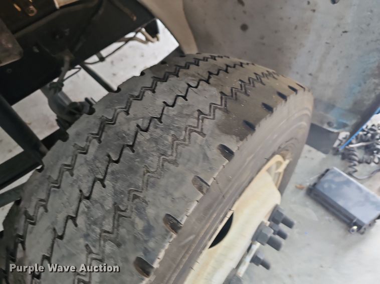 image for item DR3383 2020 Hino 268  truck cab and chassis