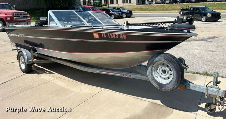 image for item DR4693 1990 Spectrum 18  boat