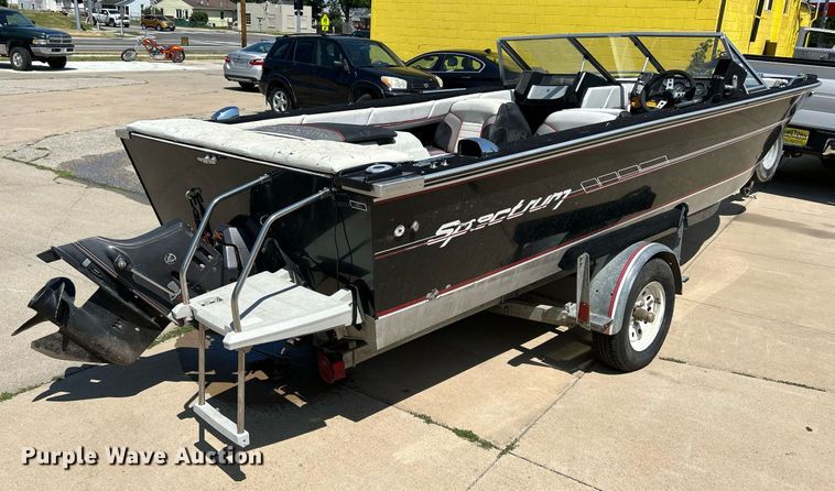 image for item DR4693 1990 Spectrum 18  boat