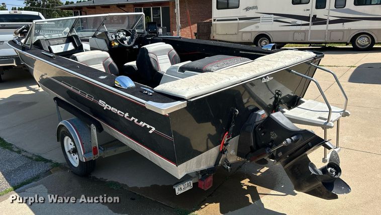 image for item DR4693 1990 Spectrum 18  boat