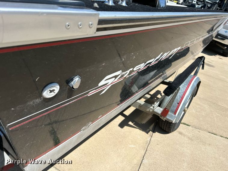 image for item DR4693 1990 Spectrum 18  boat