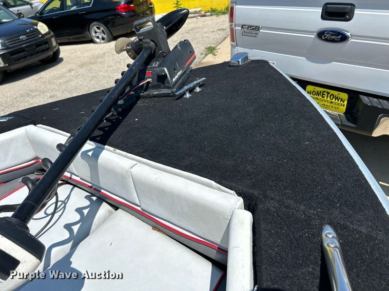 image for item DR4693 1990 Spectrum 18  boat