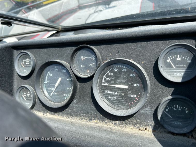 image for item DR4693 1990 Spectrum 18  boat