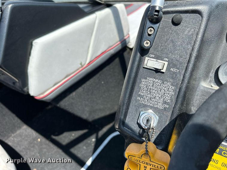 image for item DR4693 1990 Spectrum 18  boat