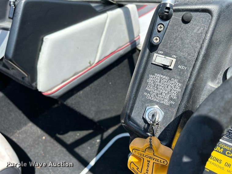 image for item DR4693 1990 Spectrum 18  boat