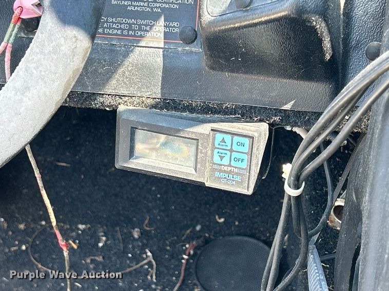 image for item DR4693 1990 Spectrum 18  boat