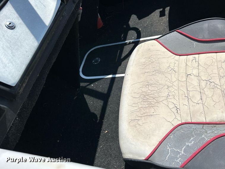 image for item DR4693 1990 Spectrum 18  boat