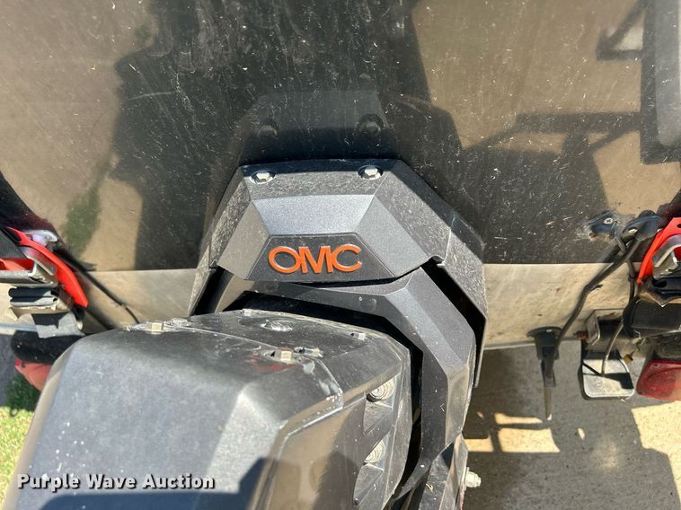 image for item DR4693 1990 Spectrum 18  boat