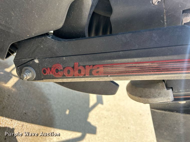 image for item DR4693 1990 Spectrum 18  boat