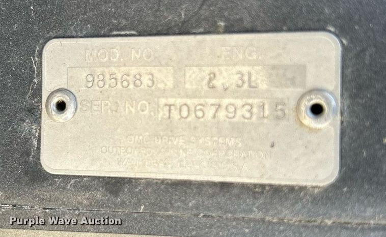 image for item DR4693 1990 Spectrum 18  boat