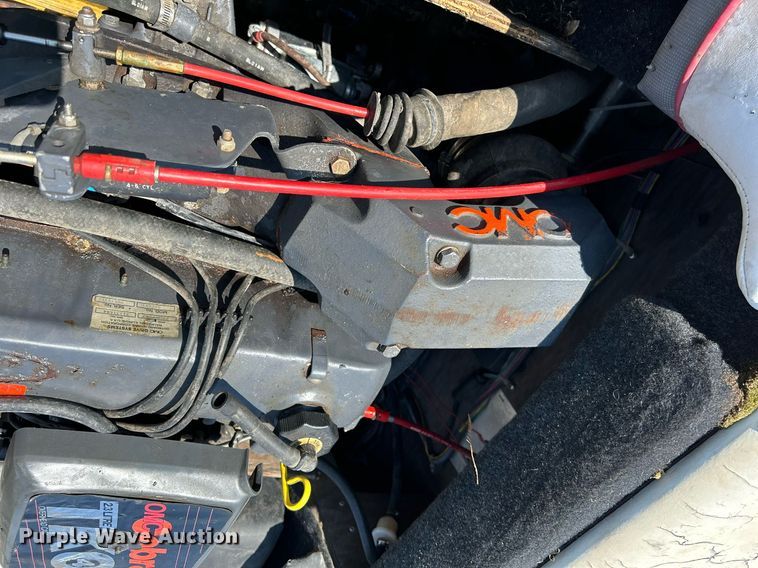 image for item DR4693 1990 Spectrum 18  boat