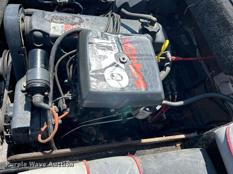 image for item DR4693 1990 Spectrum 18  boat