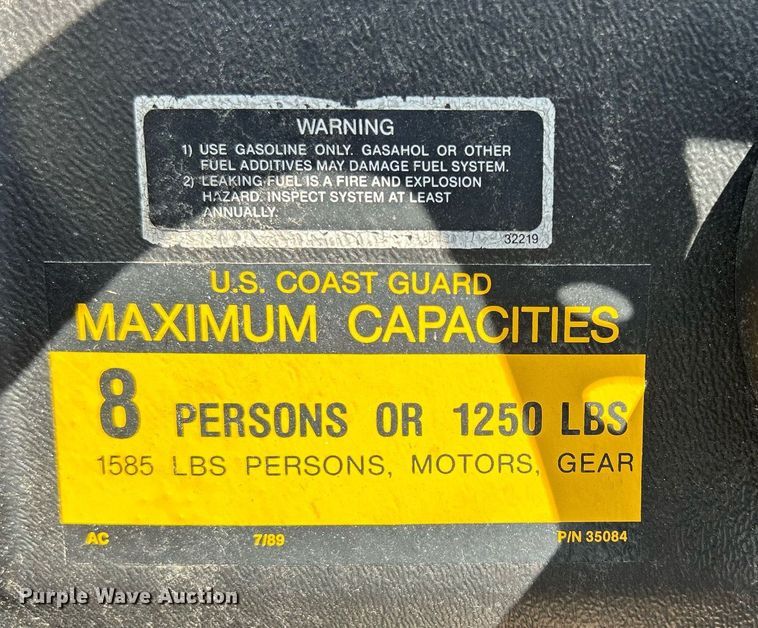 image for item DR4693 1990 Spectrum 18  boat